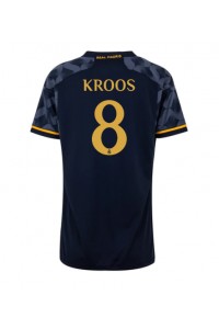 Real Madrid Toni Kroos #8 Jalkapallovaatteet Naisten Vieraspaita 2023-24 Lyhythihainen